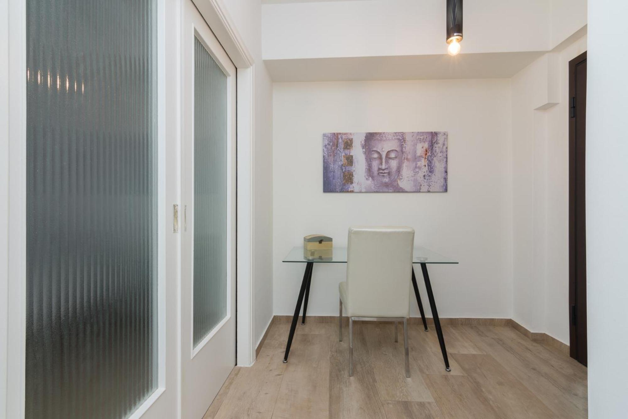 Comfy Ideal For Two Apartment